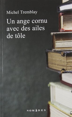 Un Ange Cornu Avec des Ailes de Tôle