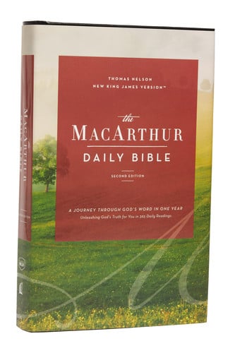 NKJV Macarthur Daily Bible, 2nd Edition Read Through the Bible in One Year, with Notes from John Macarthur