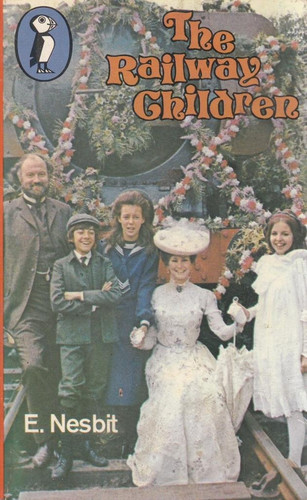 The Railway Children (Puffin Classics)