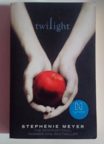 Twilight (The Twilight Saga, Book 1)