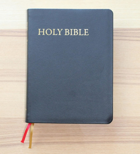 KJV Study Bible - Leatherlike Black Hardcover Contains the Original 1917 C.I. Scofield Study Bible Notes.