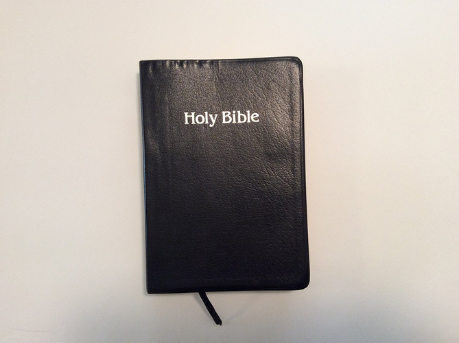 Holy Bible: Giant Print Reference Edition, New King James Version, No. 434, Black Bonded Leather