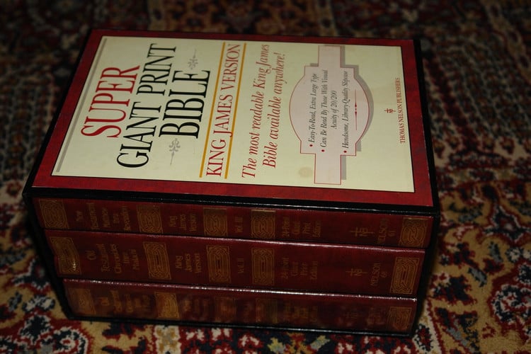 Super Giant Print Bible